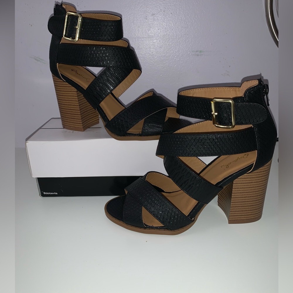 Miss Lola Black Heels